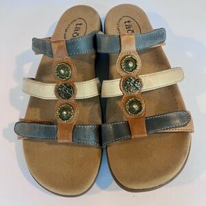 Taos Prize 3 Women's Leather Blue Tan Beige Medallion Slide Sandals Size 8